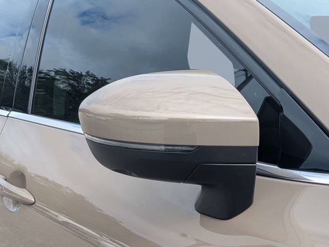 Used 2024 Beige Nissan Platinum image 10