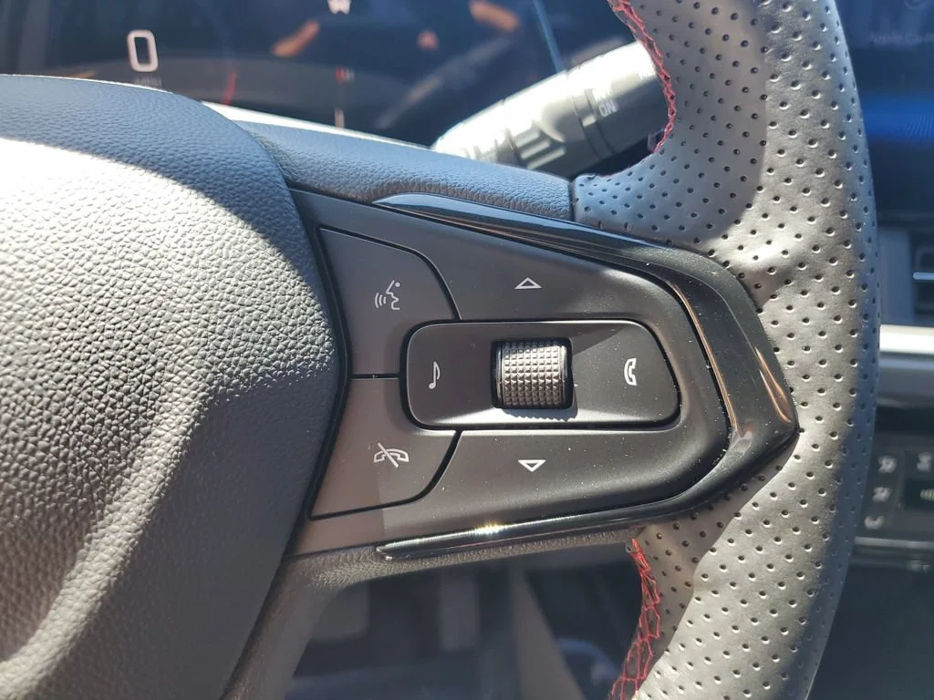 Used 2026 Summit White Chevrolet 2RS image 30