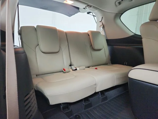 Used 2024 White Nissan Platinum image 47