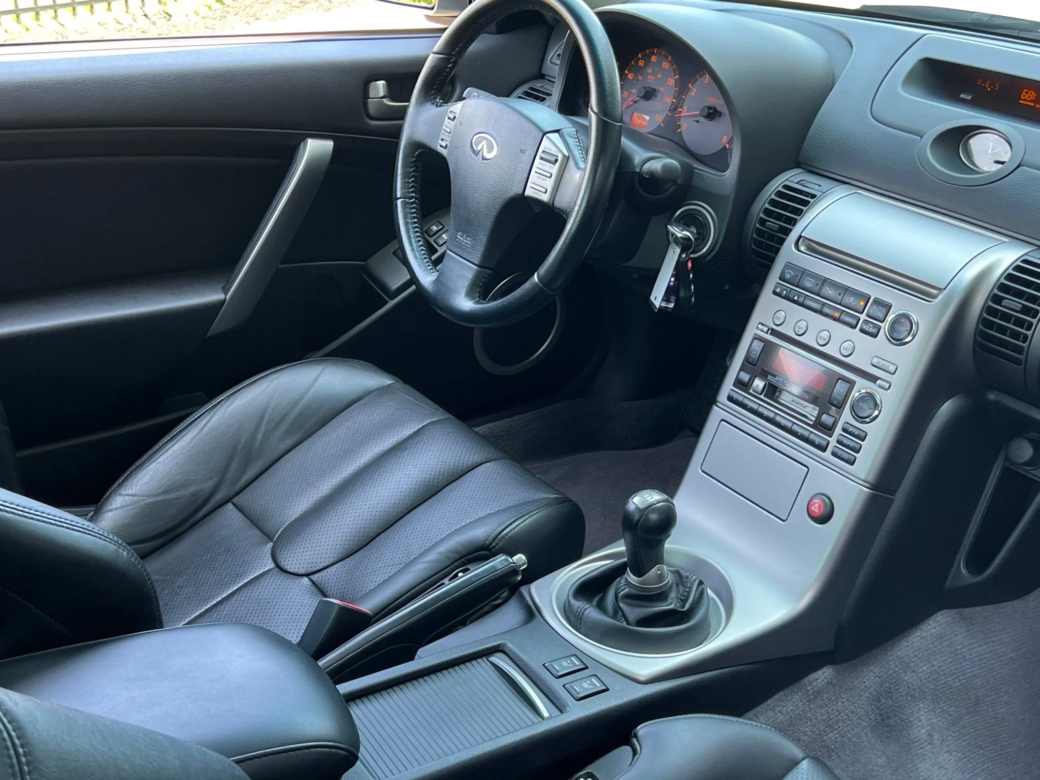 Used 2003  INFINITI Base image 16