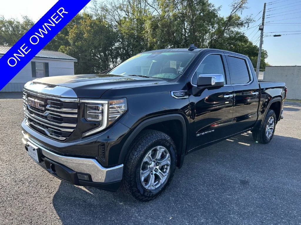 Used 2025 Onyx Black GMC SLT image 8