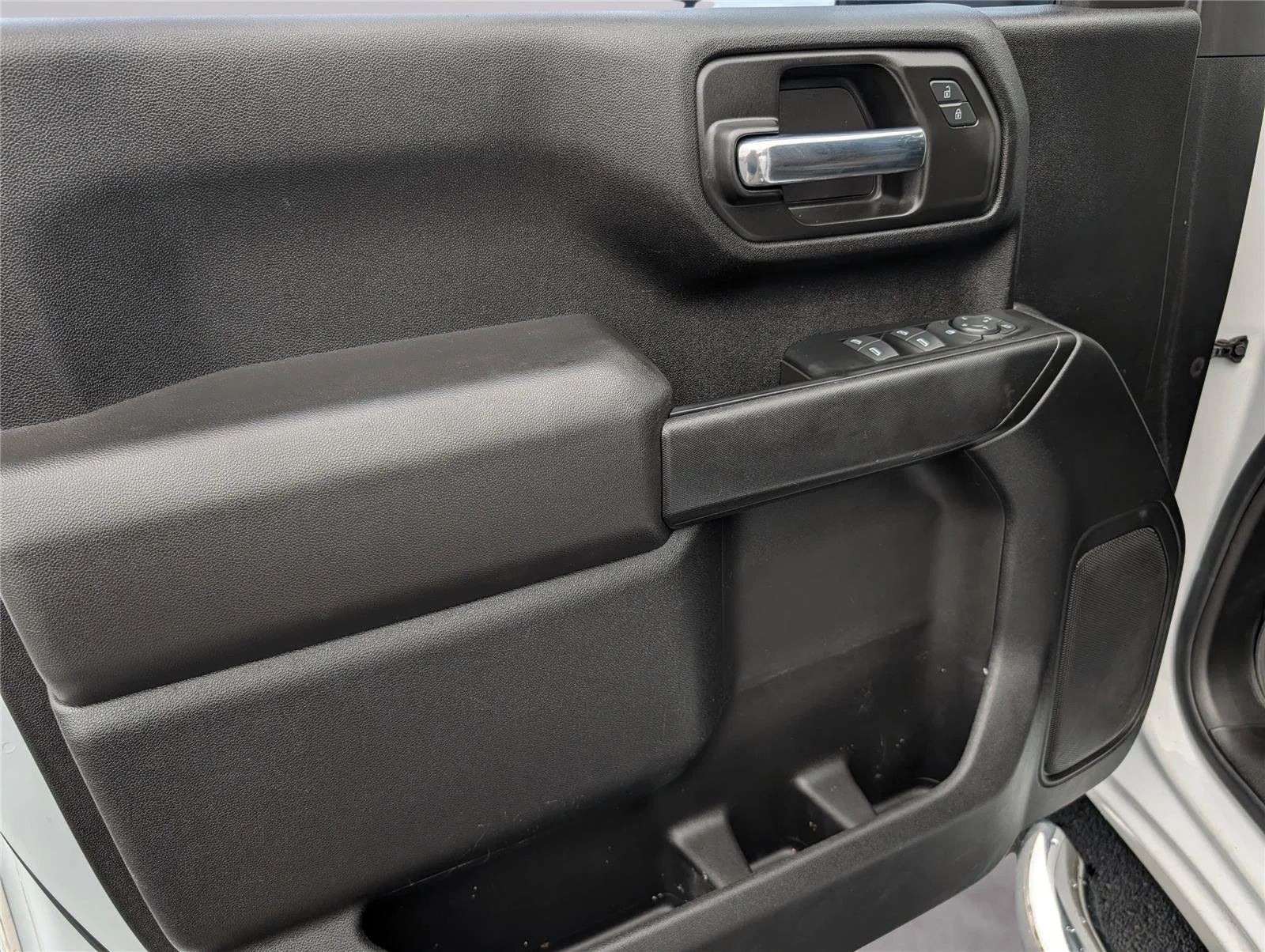 Used 2023 Summit White Chevrolet Custom image 18