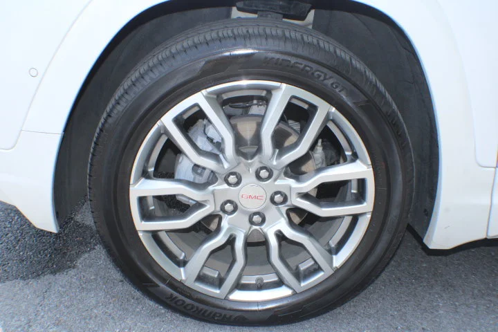 Certified Used 2024 White Frost Tricoat GMC Denali image 5