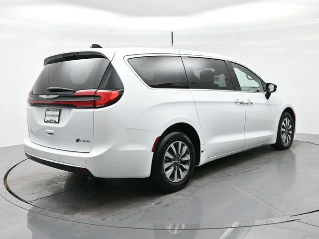 Used 2024 Bright White Clea Chrysler Hybrid Select image 7