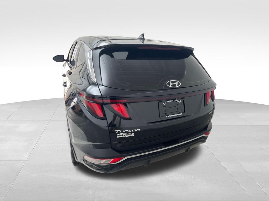 Used 2024 Black Hyundai SE image 4