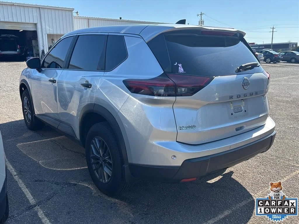Used 2025 Silver Nissan S image 11