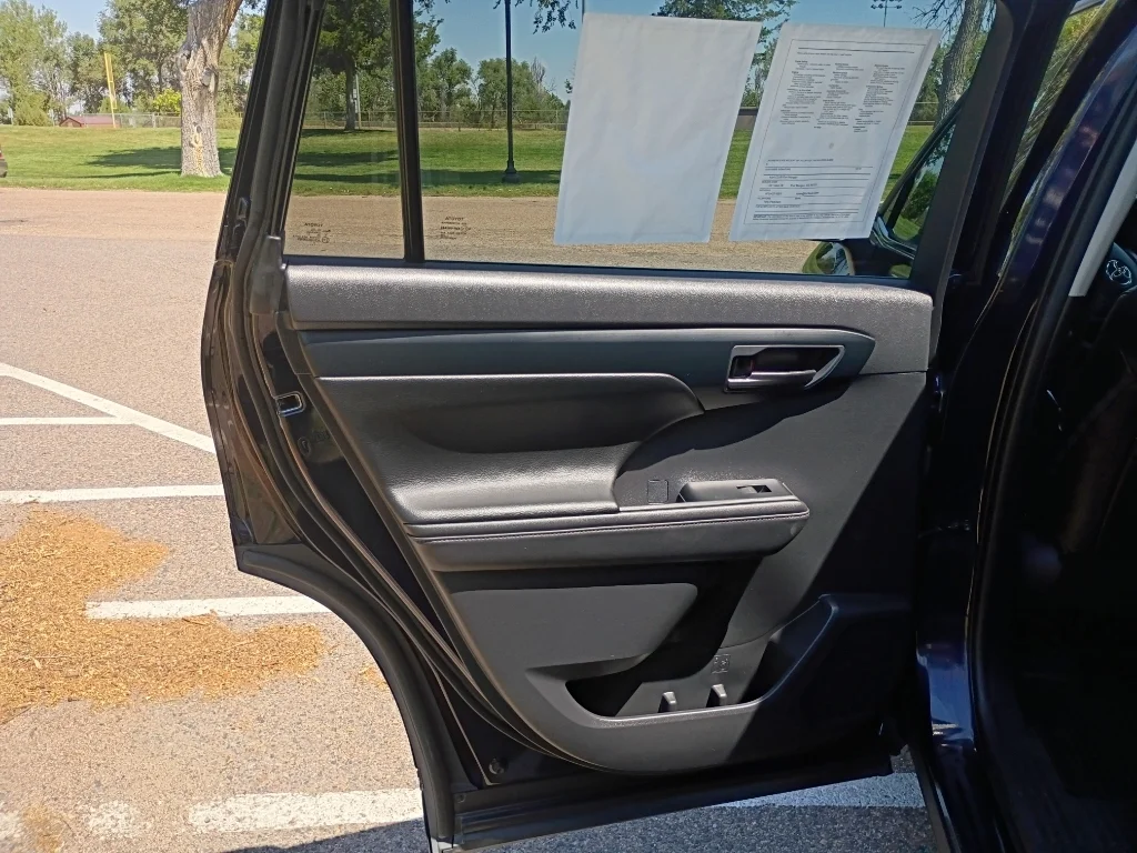 Used 2020 Blueprint Toyota LE image 19