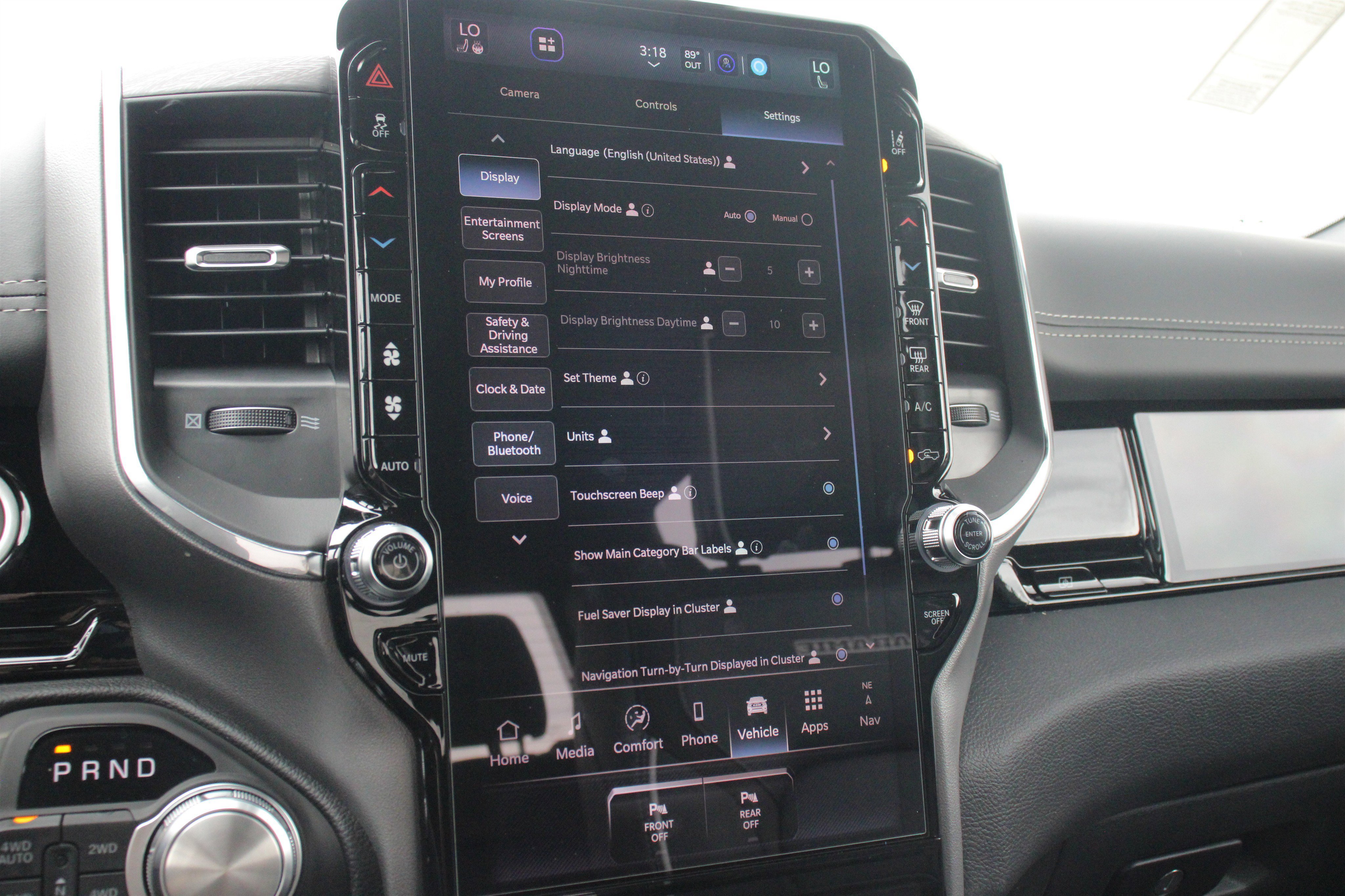 New 2026 Diamond Black Crystal Pearl-Coat Exterior Paint RAM Laramie image 16