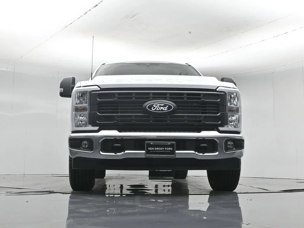 New 2027 Oxford White Ford XL image 47