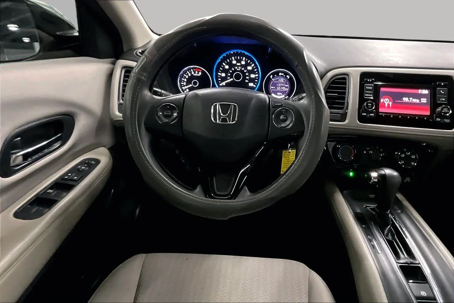 Used 2017 Lunar Silver Metallic Honda LX image 5