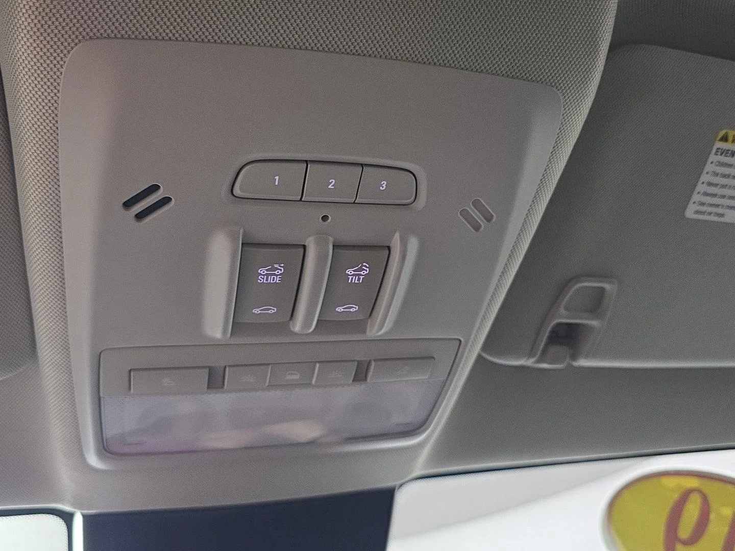 Used 2019 White Frost Tricoat Buick Essence image 23