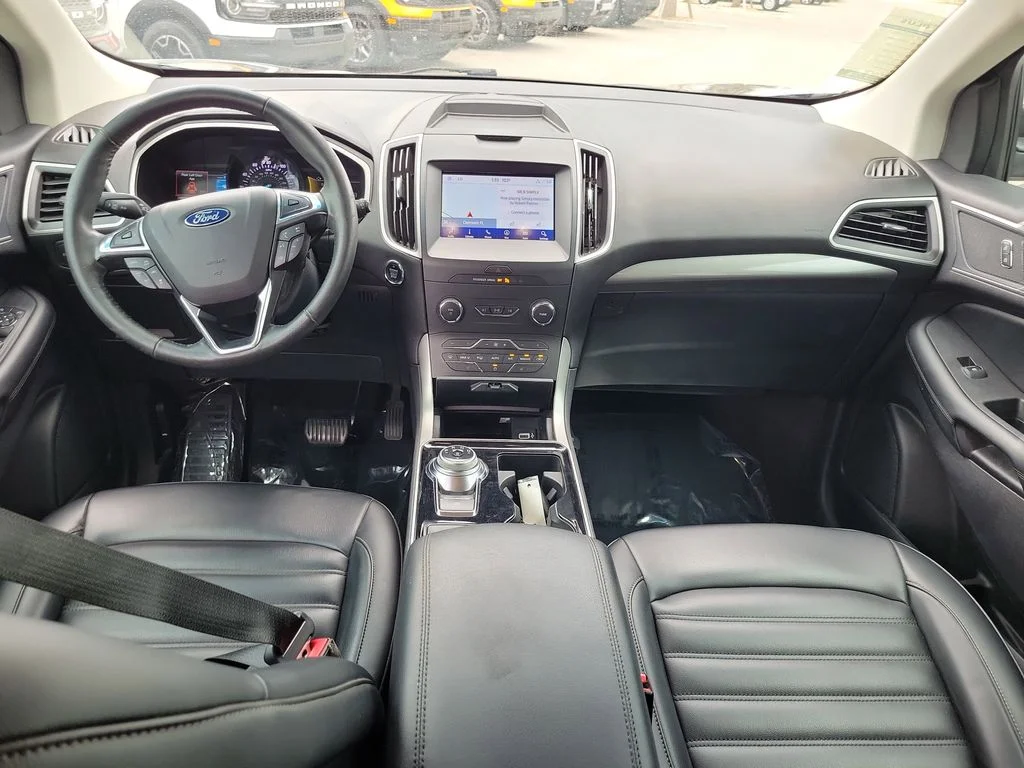 Used 2020 Magnetic Metallic Ford SEL image 12