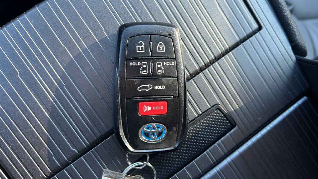 Used 2025 Beige Toyota XLE image 26