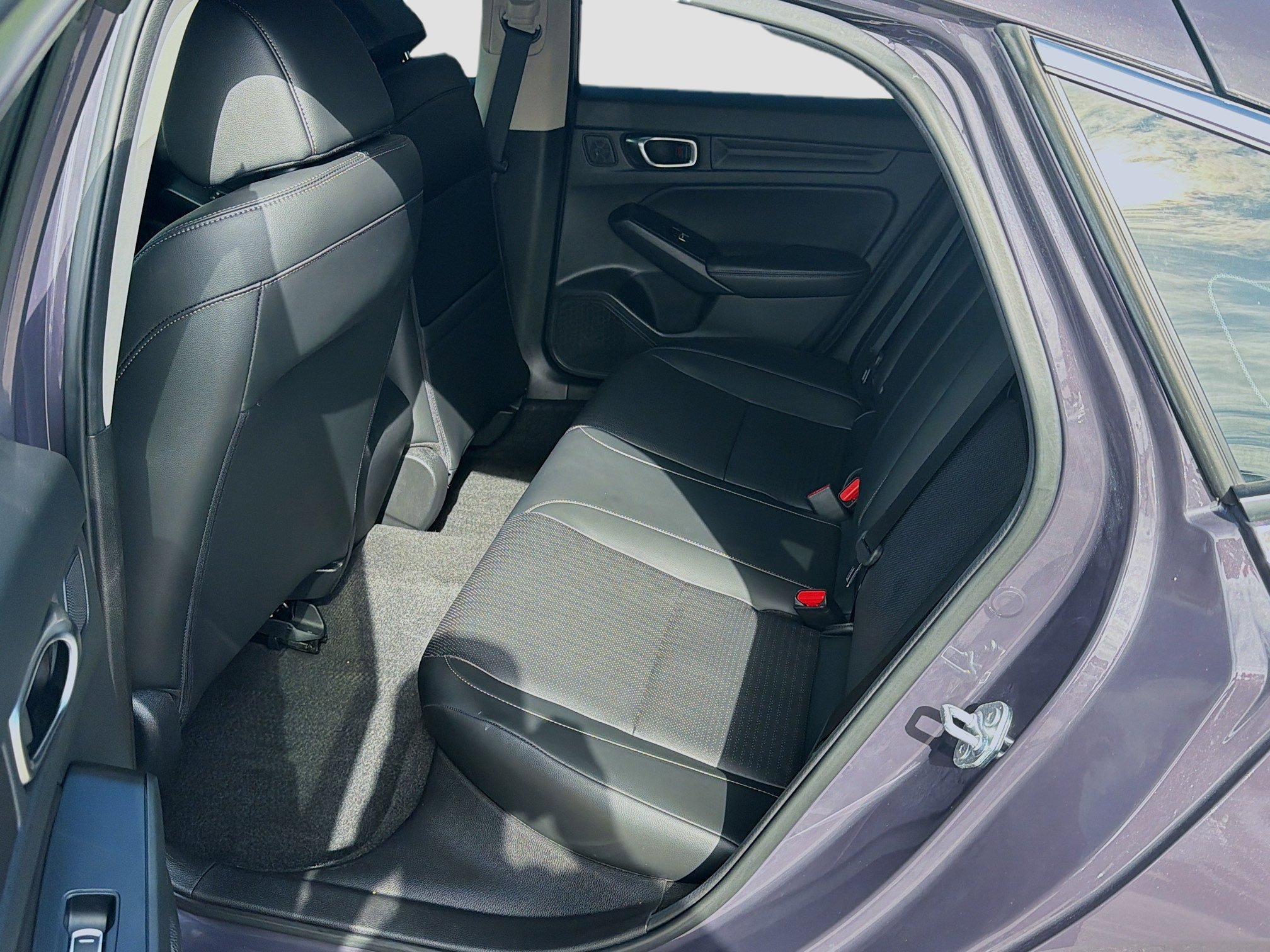 2024 Honda Civic Hatchback EX-L - Photo 23