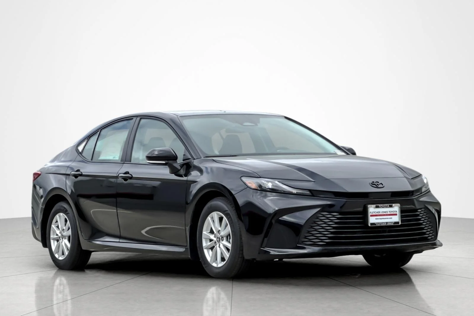 2026 Toyota Camry LE - Photo 7