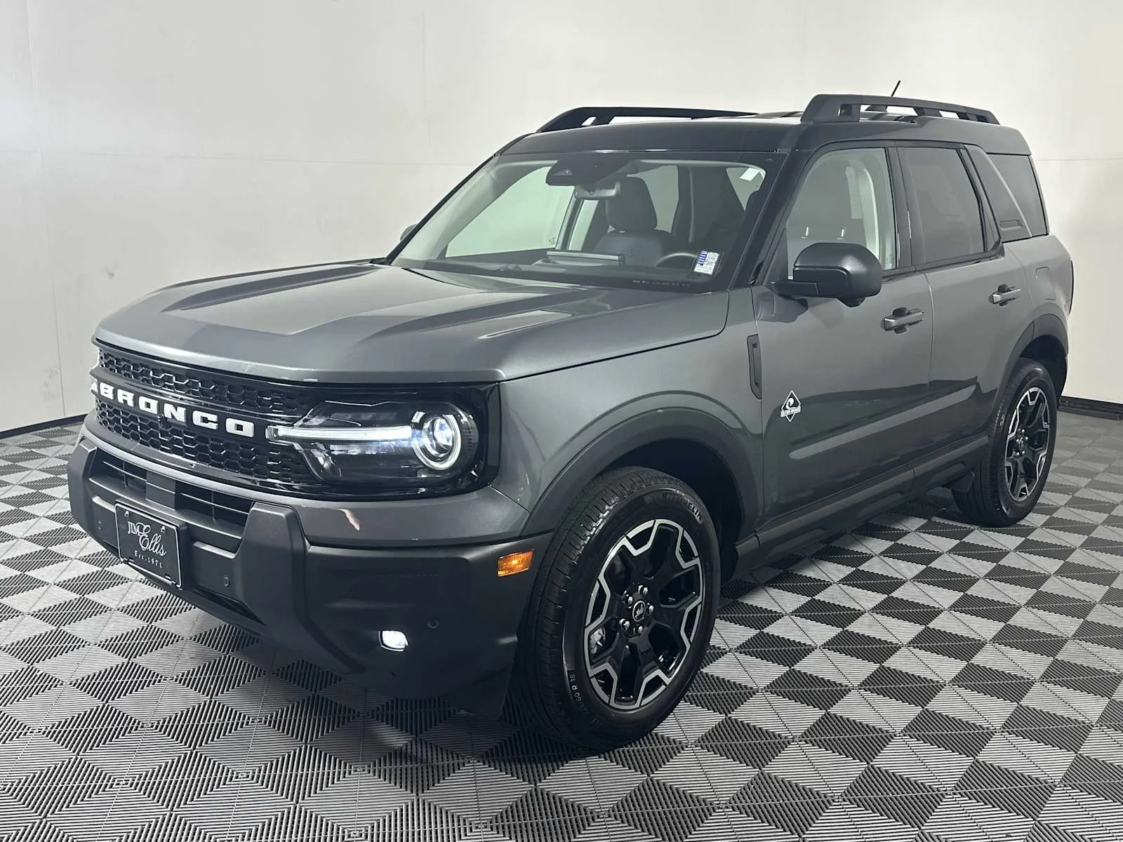 Used 2025 Carbonized Gray Ford Outer Banks image 7