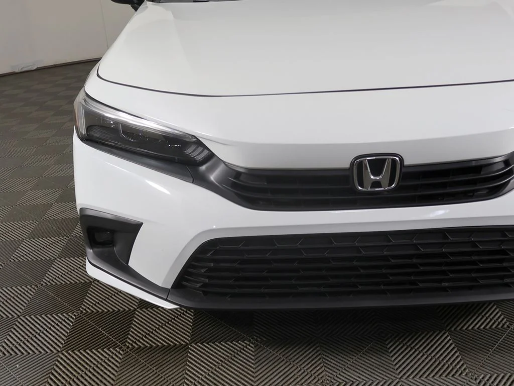 Used 2025 White Honda Sport image 13