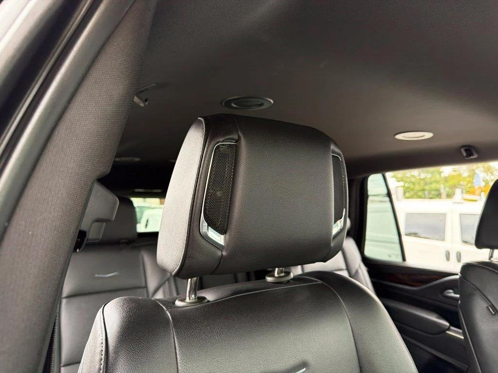2023 Cadillac Escalade Luxury - Photo 18