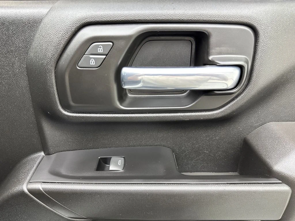 Used 2022 Silver Chevrolet Custom image 48