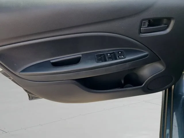 Used 2024  Mitsubishi ES image 15