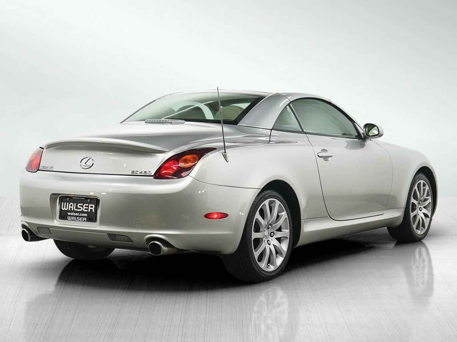 Used 2002 Silver Lexus 430 image 5