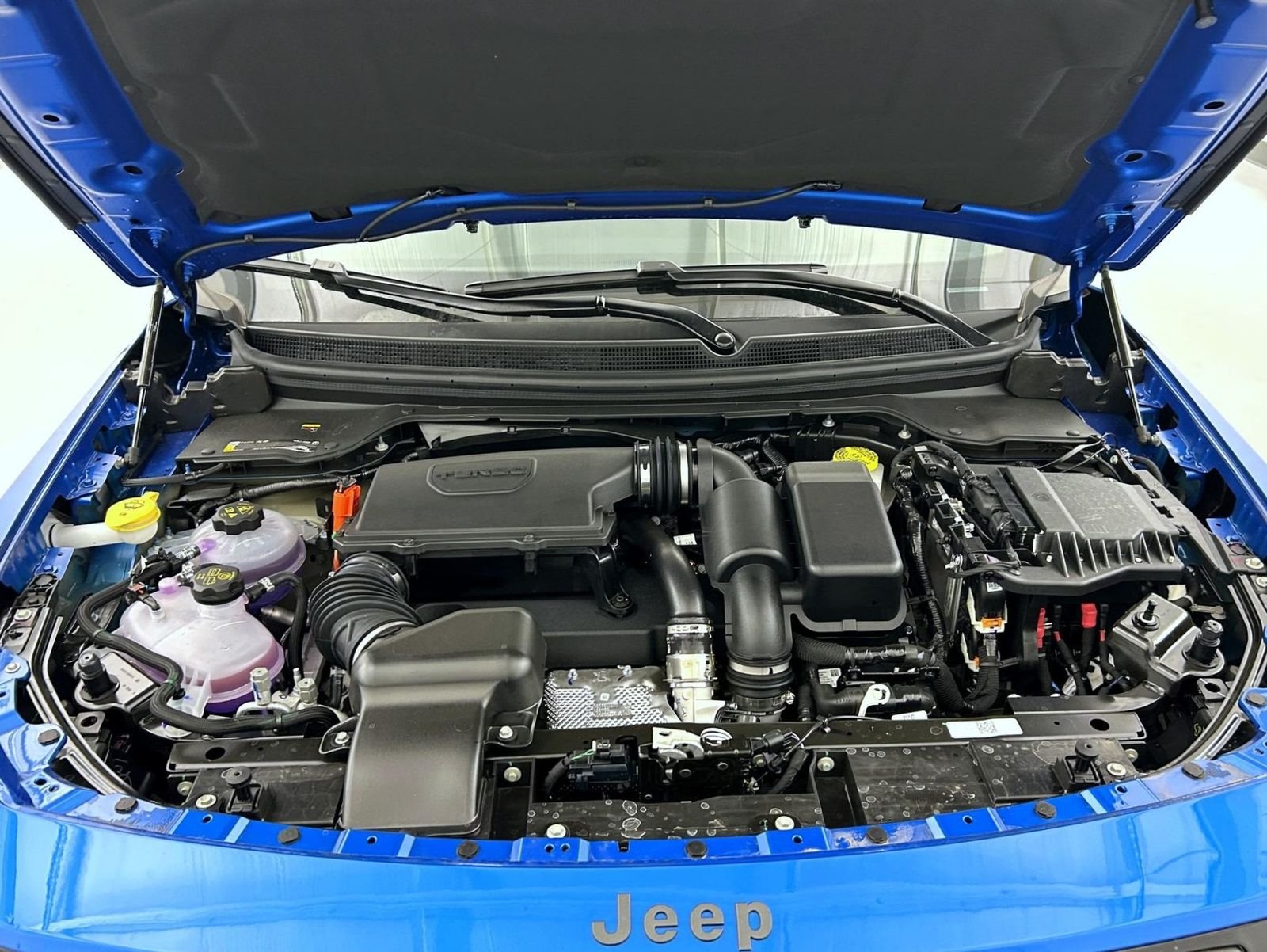 New 2026 Hydro Blue Pearl-Coat Exterior Paint Jeep Laredo image 24