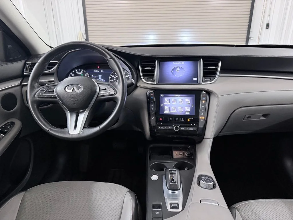 Used 2023 Gray INFINITI LUXE image 22
