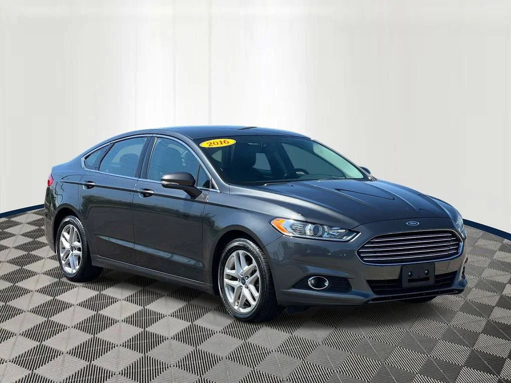 Used 2016 Gray Ford SE image 6