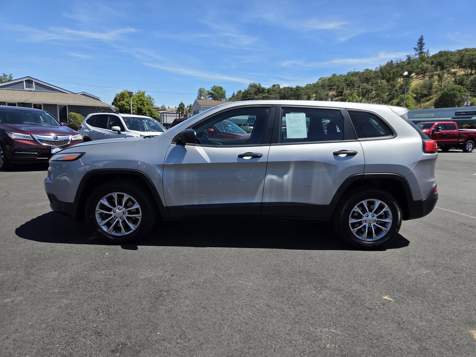 Used 2016 Billet Silver Metallic Clearcoat Jeep Sport image 8