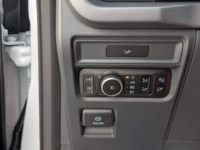 New 2026 Oxford White Ford XLT image 17