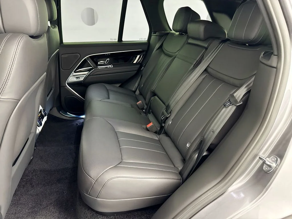 New 2026 Eiger Grey Land Rover SE image 25