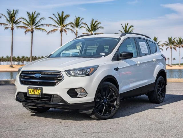 Used 2019 Ford Escape SE with VIN 1FMCU9GD5KUB63975 for sale in El Cajon, CA