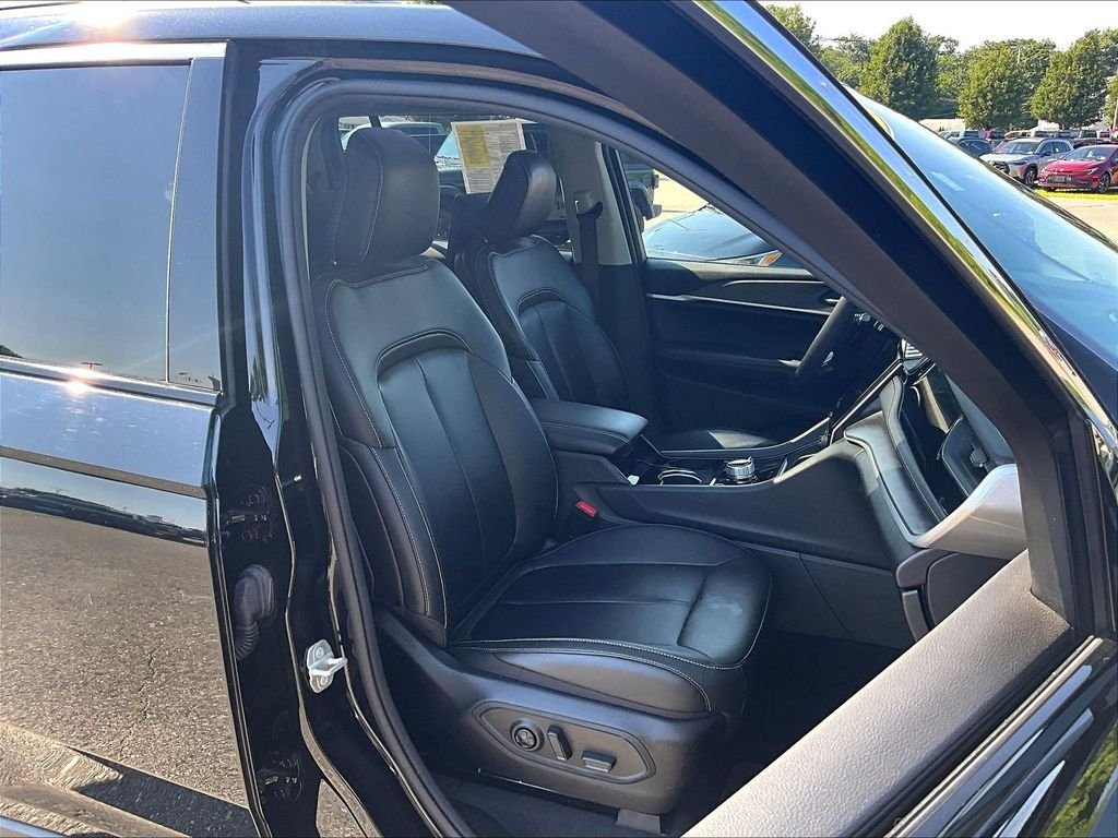 Used 2023 Black Jeep 4xe image 11