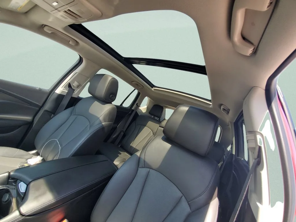 Used 2019 CHILI RED METALLIC Buick Essence image 17