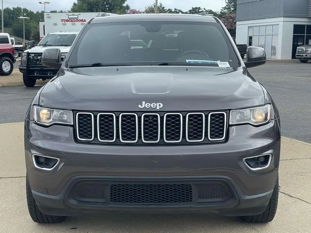 Used 2017 Gray Jeep Laredo image 6
