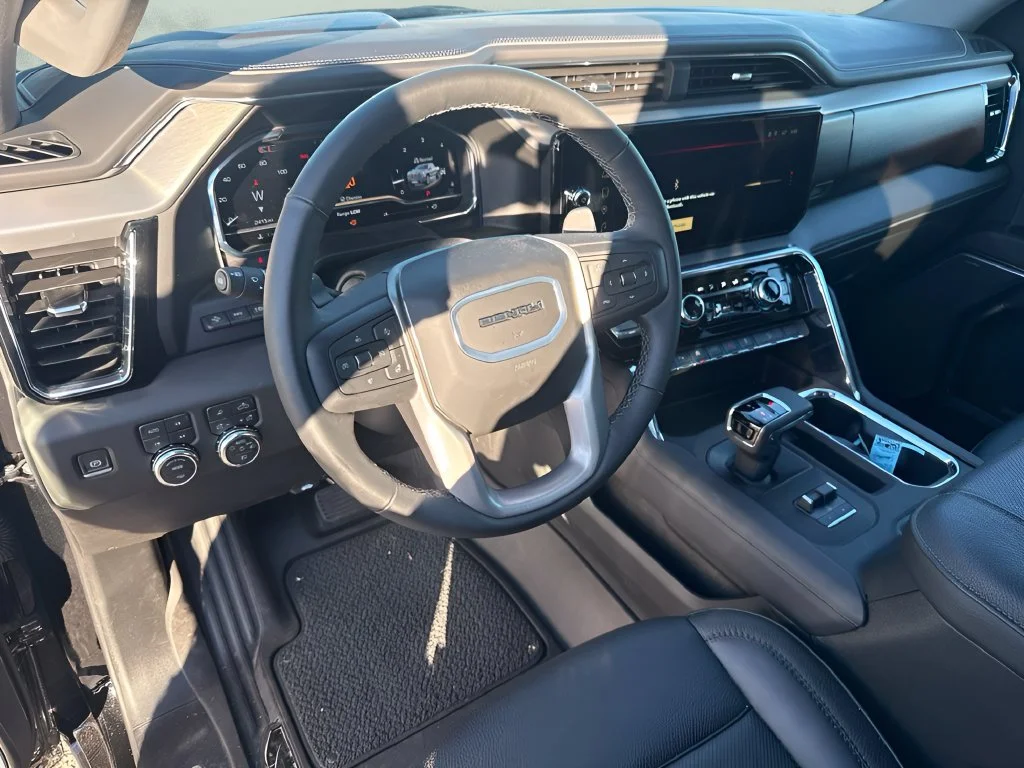Used 2025 Onyx Black GMC Denali image 11
