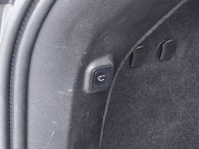 Used 2020 Gray Jeep Limited image 13