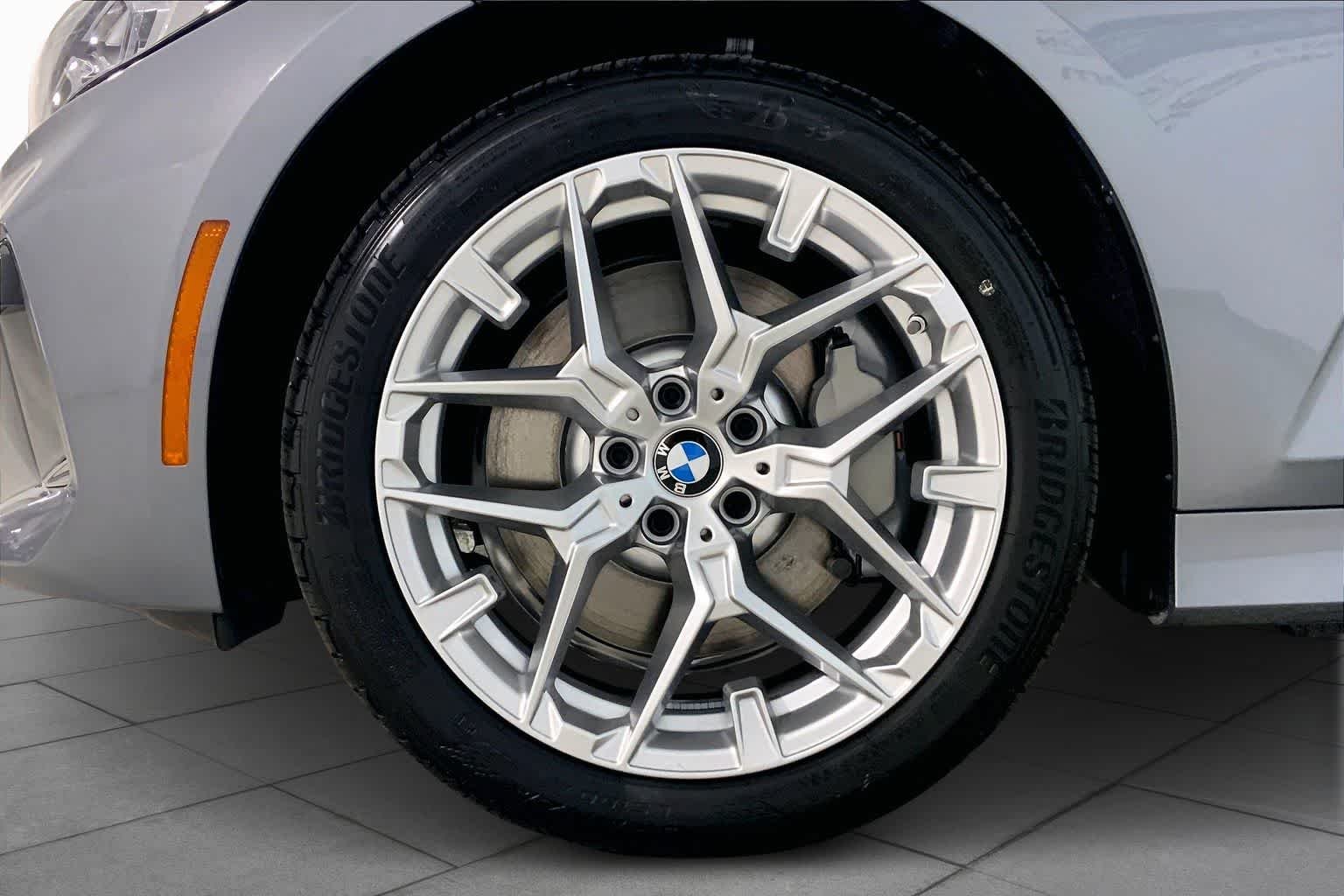 2025 BMW 3 Series 330i - Photo 11