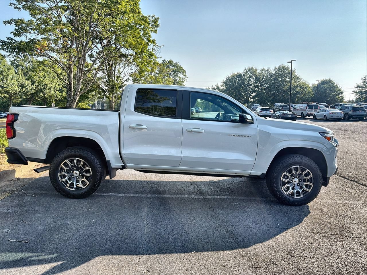 Used 2024 Summit White Chevrolet Z71 image 9