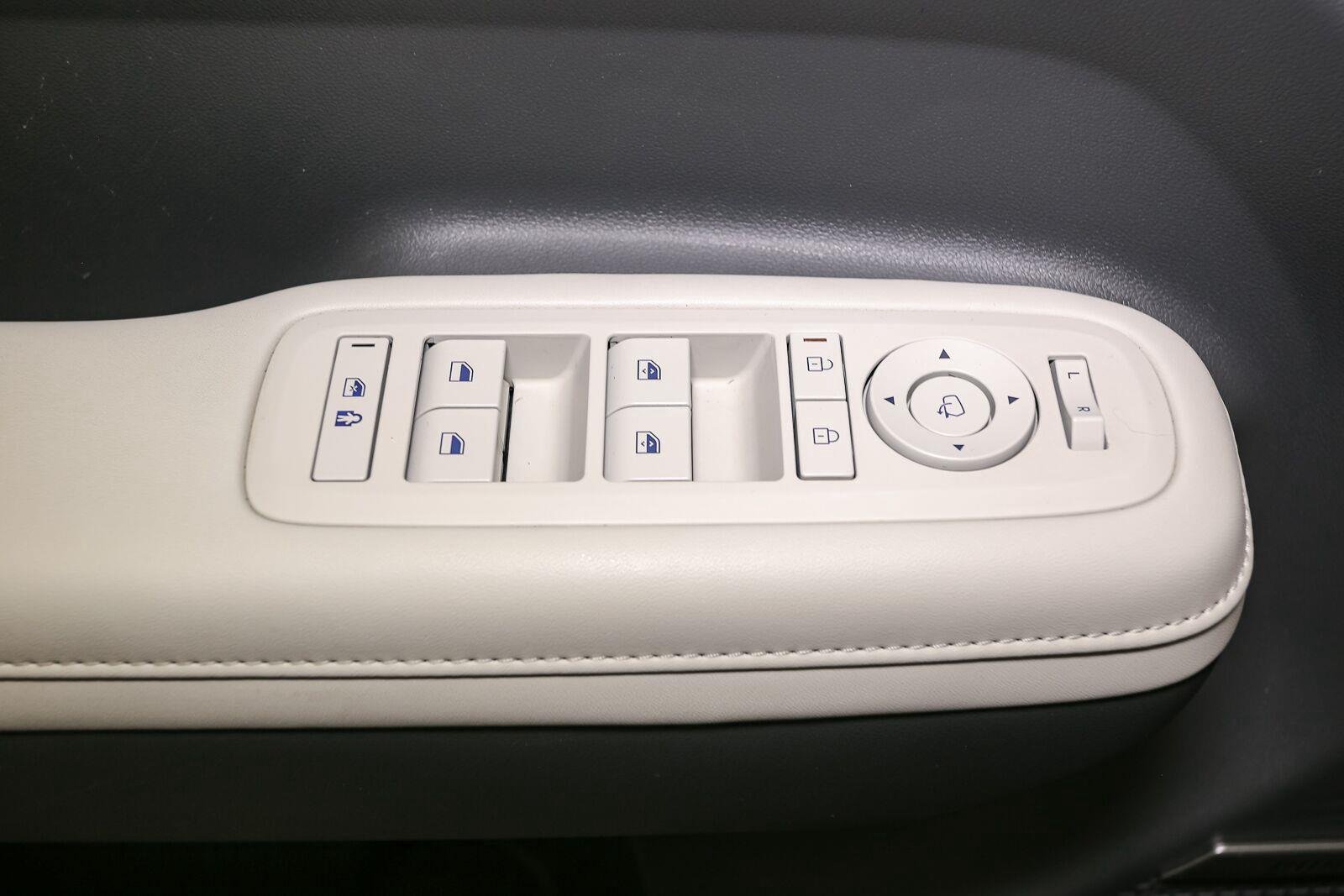 Used 2024 Rockwood Green Hyundai Limited image 44
