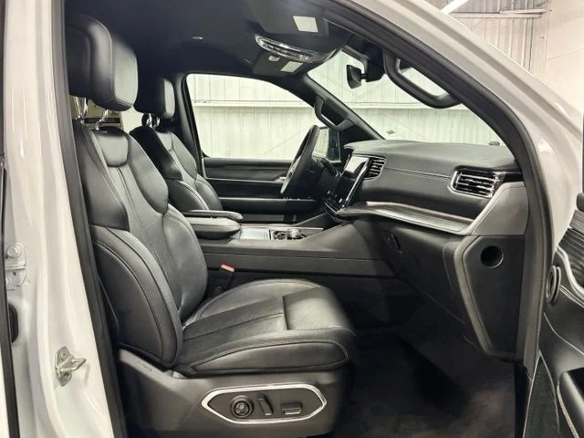 Used 2024 White Jeep Series II image 21