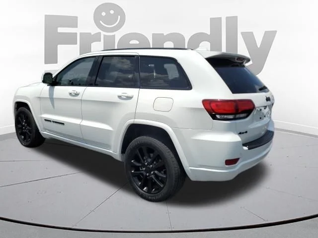 Used 2021 White Jeep Laredo X image 3