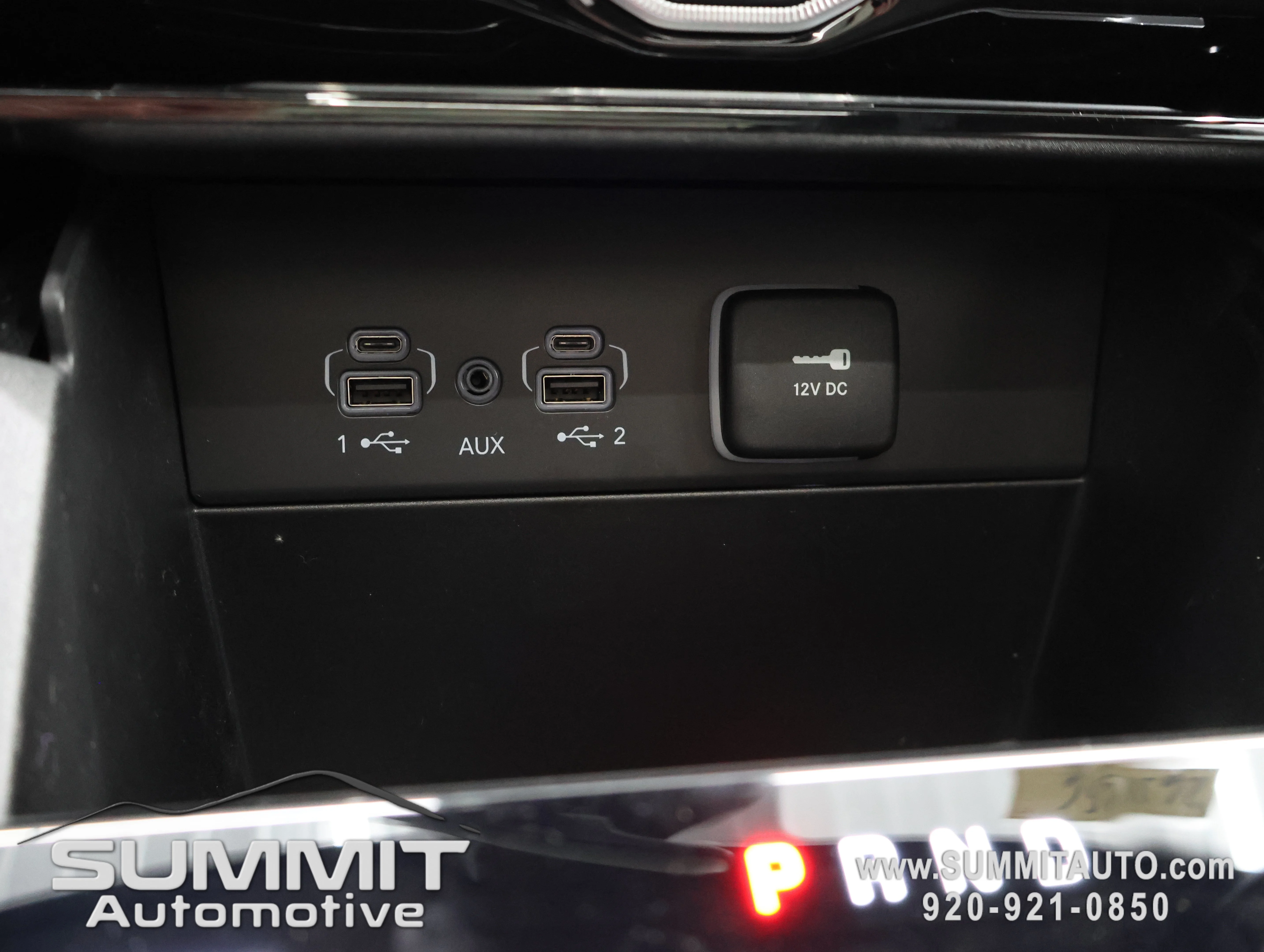 New 2026 Diamond Black Crystal Pearl-Coat Exterior Paint Jeep Limited image 51