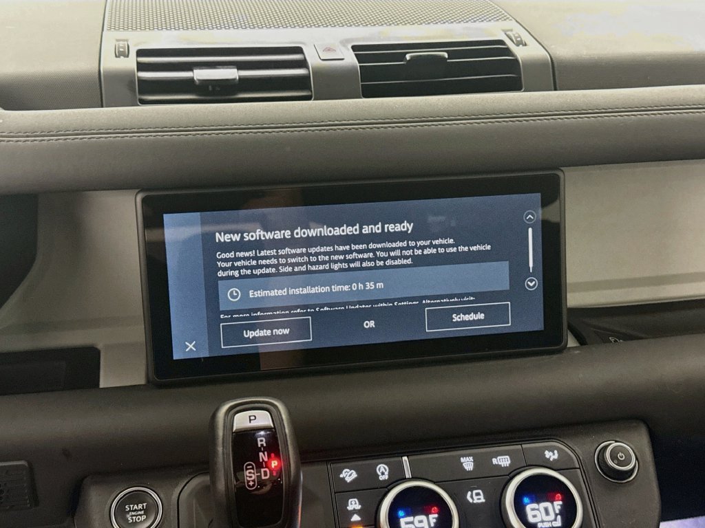 Used 2024 Black Land Rover X-Dynamic SE image 14