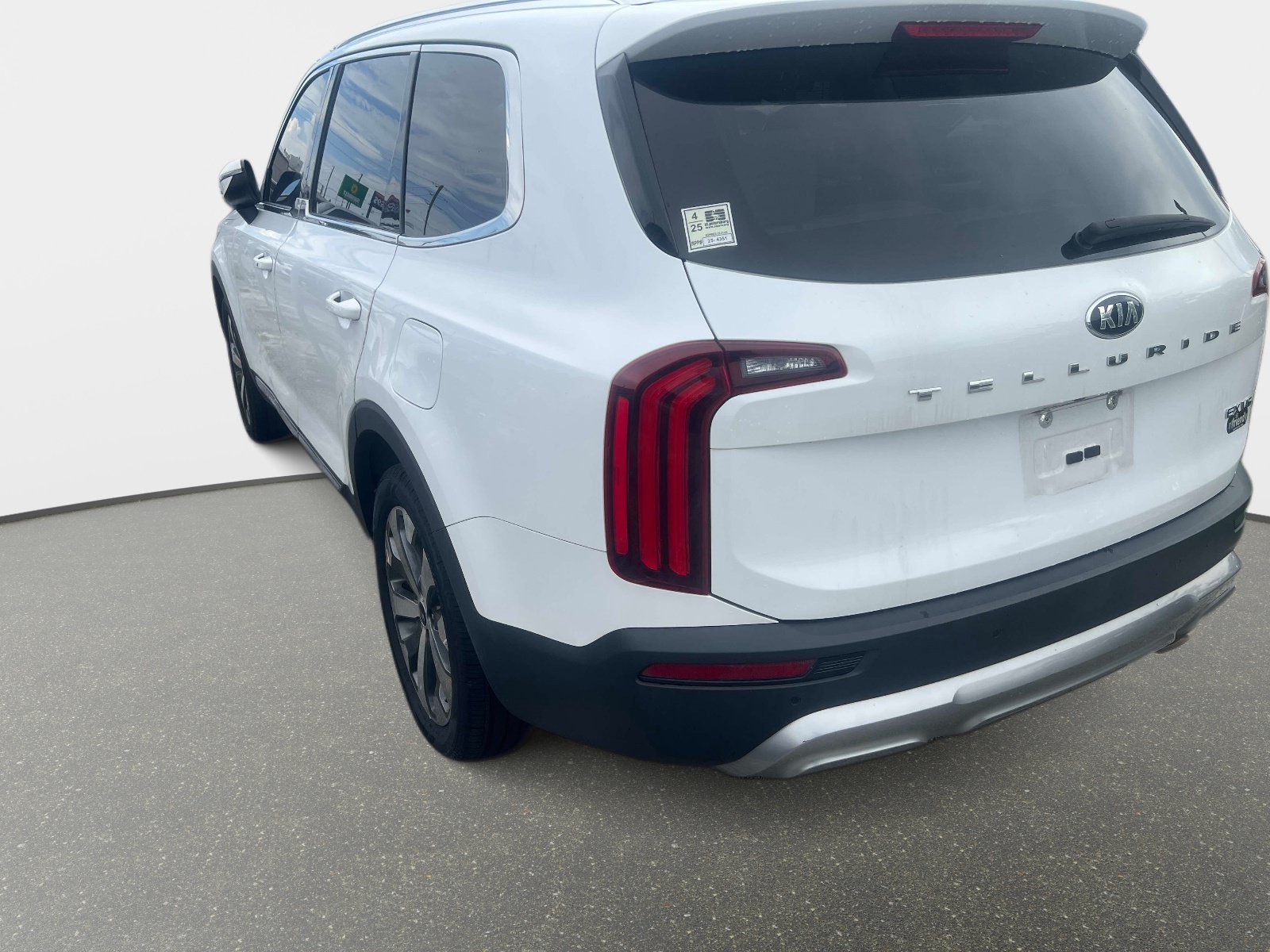 Used 2020 Snow White Pearl Kia EX image 6