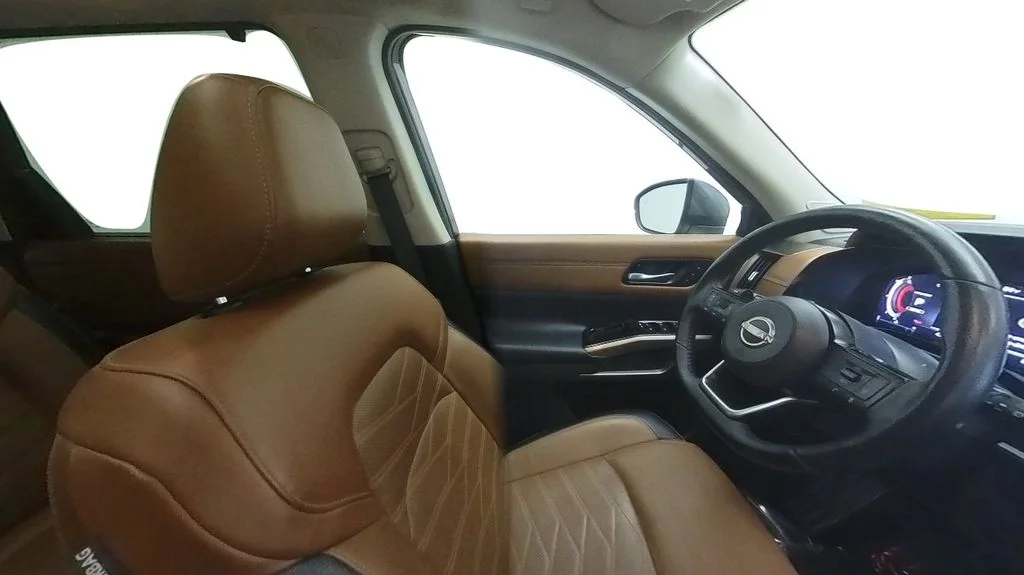 Certified Used 2023 Gray Nissan Platinum image 30