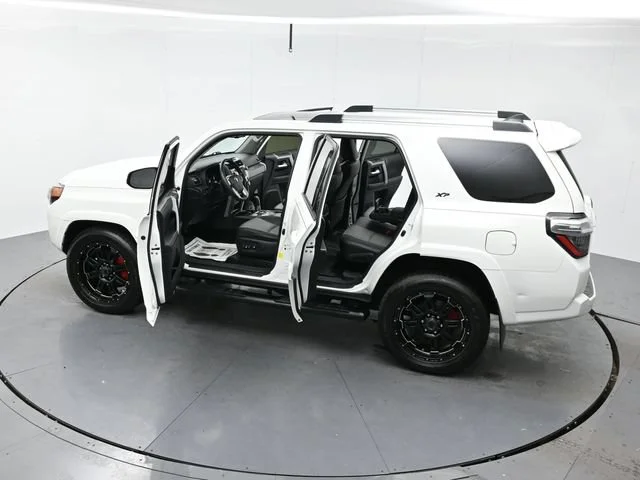 Used 2019 Super White Toyota SR5 image 40
