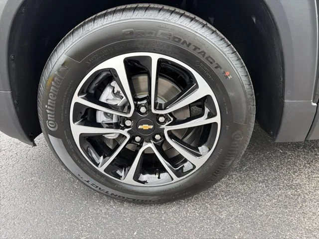 New 2026 Mosaic Black Metallic Chevrolet LT image 11
