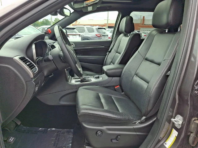 Used 2019 Gray Jeep Limited image 13