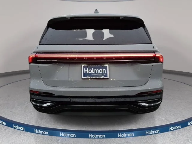 Used 2026 Gray Lincoln Premiere image 6